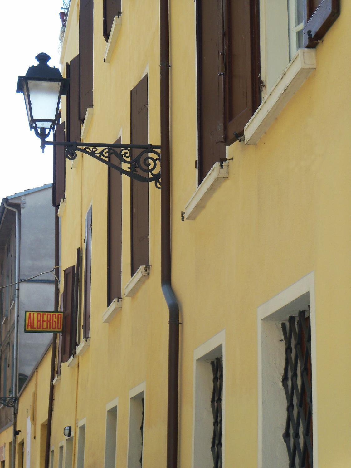 Hotel Ariosto Centro Storico Reggio Emilia Bagian luar foto