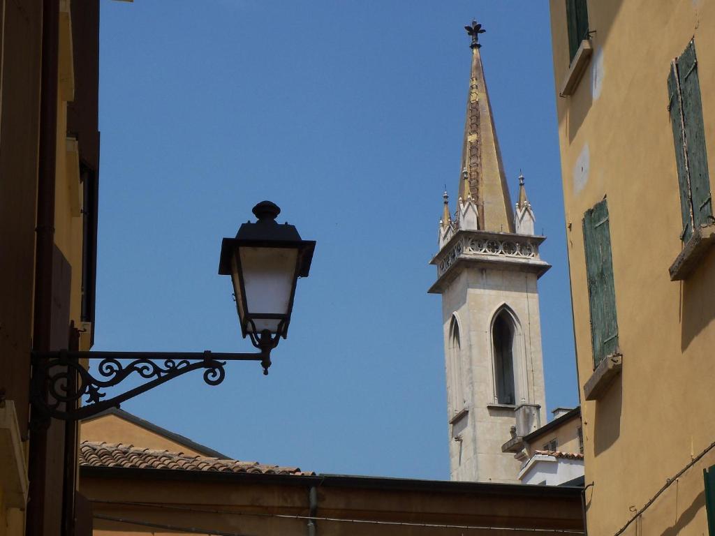 Hotel Ariosto Centro Storico Reggio Emilia Bagian luar foto